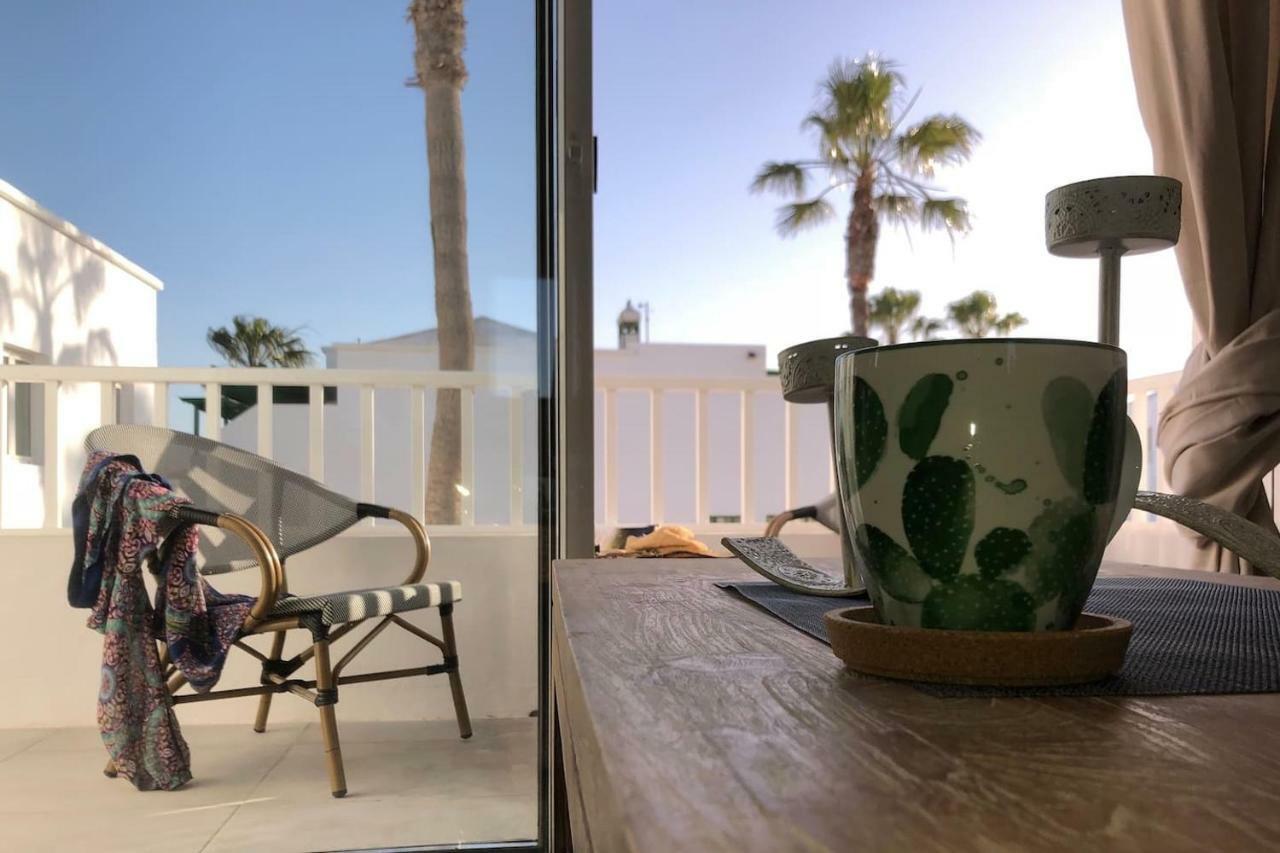 Apartamento Sea Breeze With Shared Pool And Near The Beach Costa Teguise Exterior foto