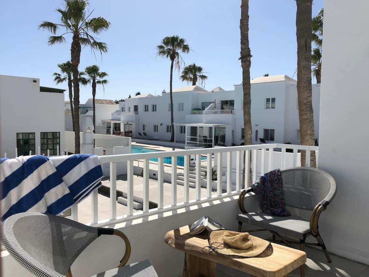 Apartamento Sea Breeze With Shared Pool And Near The Beach Costa Teguise Exterior foto