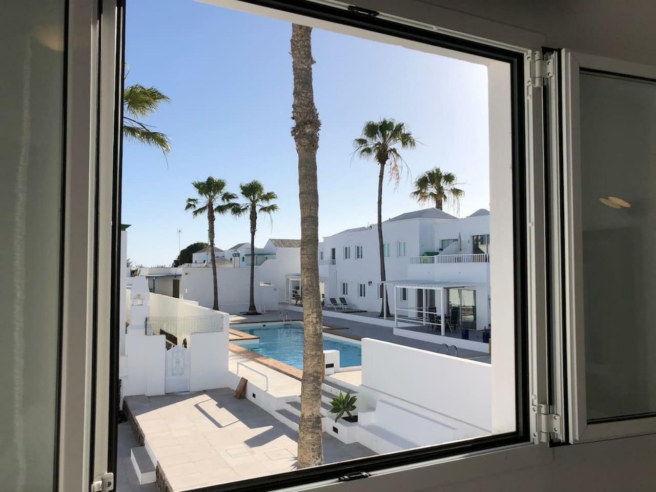 Apartamento Sea Breeze With Shared Pool And Near The Beach Costa Teguise Exterior foto