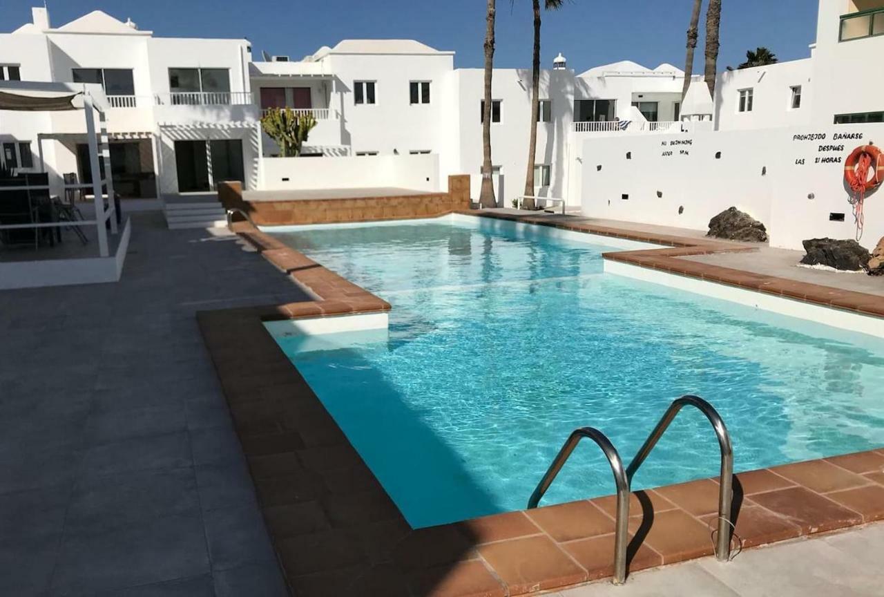 Apartamento Sea Breeze With Shared Pool And Near The Beach Costa Teguise Exterior foto