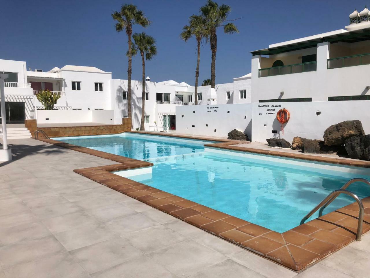 Apartamento Sea Breeze With Shared Pool And Near The Beach Costa Teguise Exterior foto